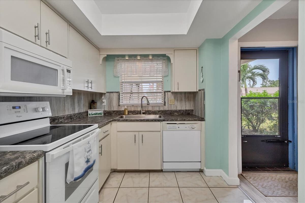 4803 PARK ACRES DRIVE — photo 7 of 33