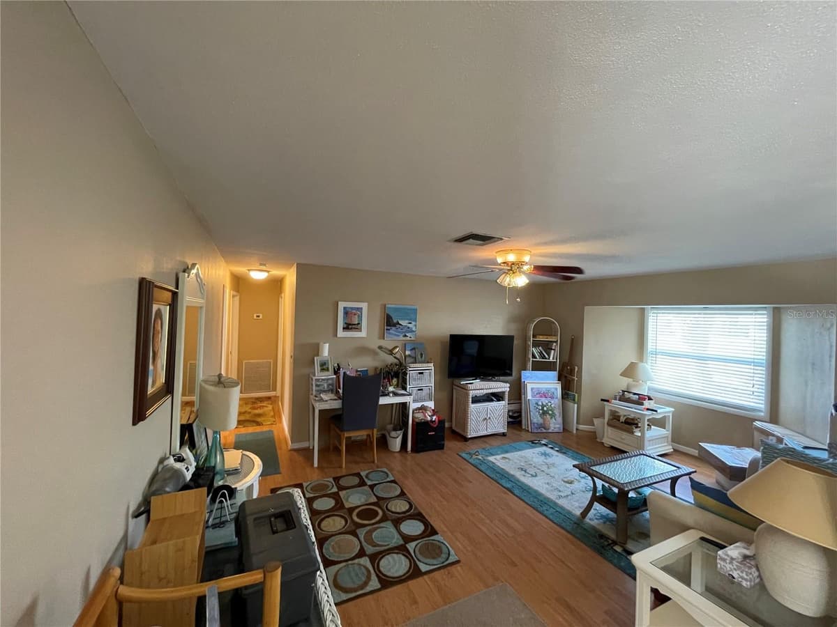 9 ANNAPOLIS LANE — photo 5 of 22