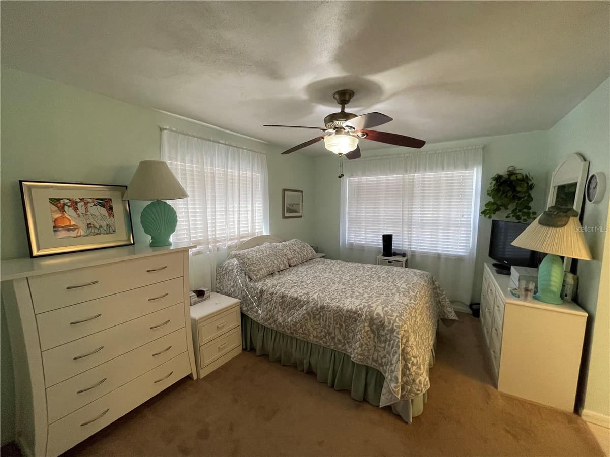 9 ANNAPOLIS LANE — photo 9 of 22