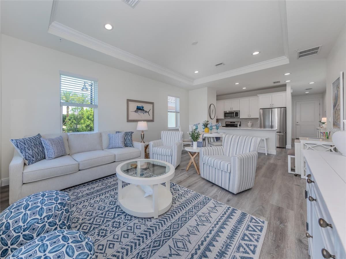 124 CLIFTON WAY — photo 10 of 18