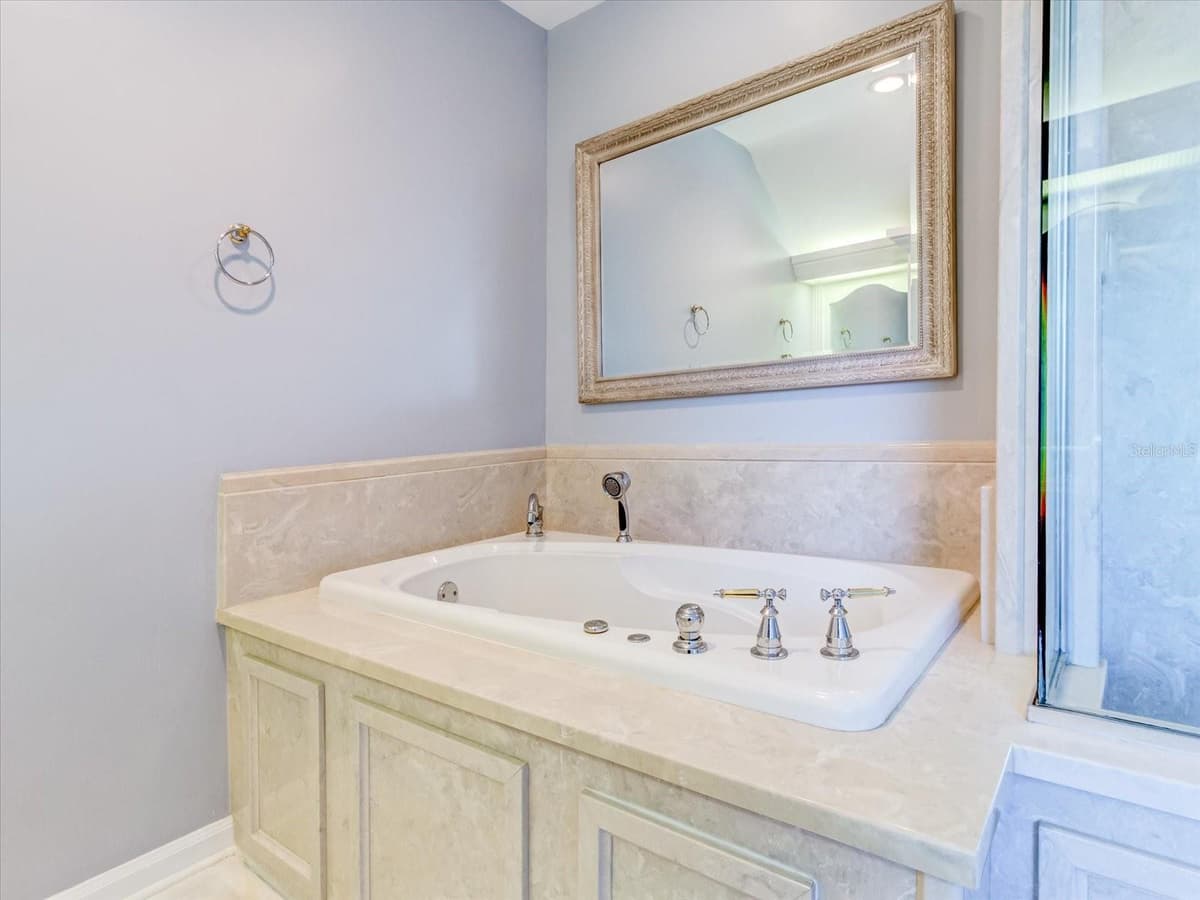 518 RIVERSIDE DRIVE — photo 39 of 82