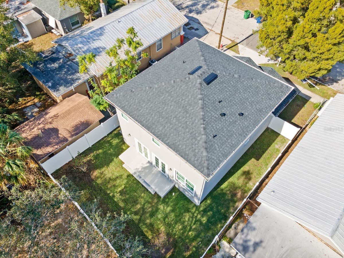 1815 22ND AVENUE — photo 6 of 35