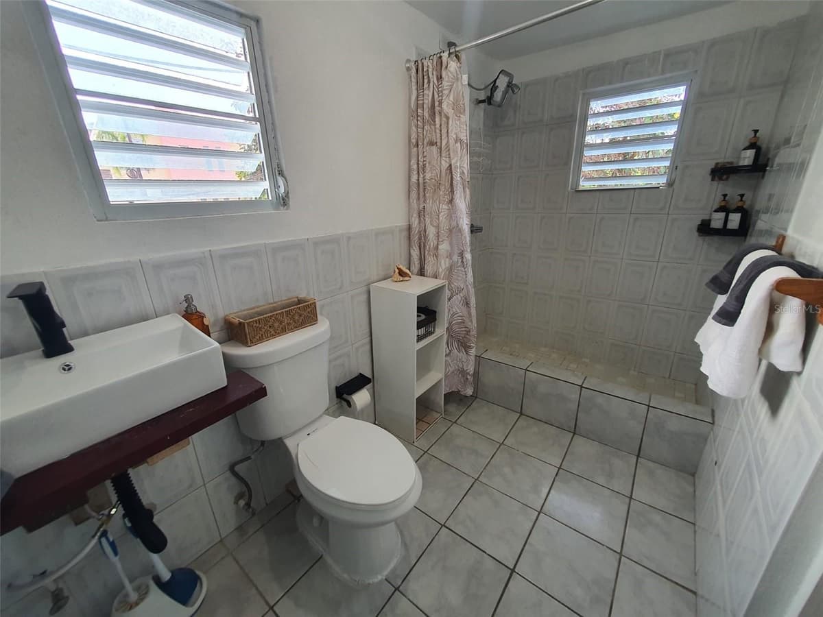 132 COMMUNITY CLARK — photo 15 of 28