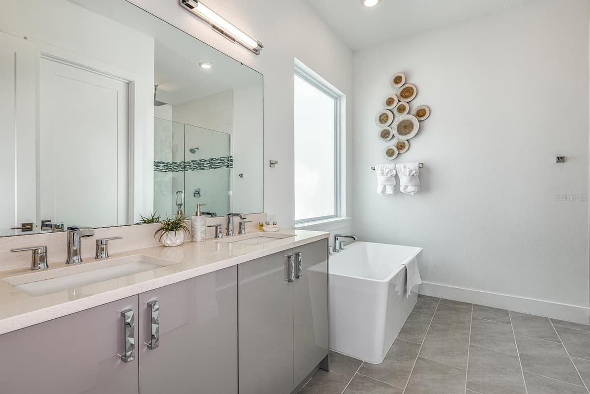 2133 PINE OAK LOOP — photo 21 of 34
