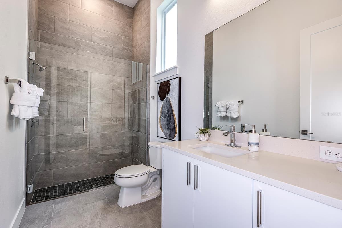 2133 PINE OAK LOOP — photo 14 of 34