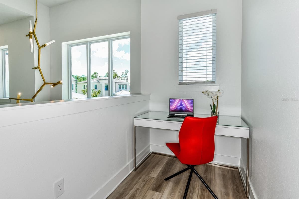 2133 PINE OAK LOOP — photo 17 of 34