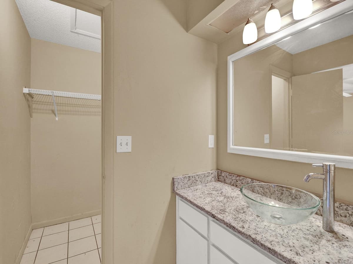 1057 OLD SOUTH DRIVE — photo 31 of 43