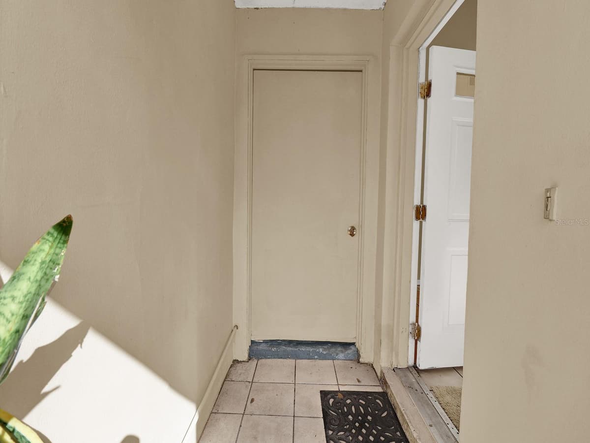 1057 OLD SOUTH DRIVE — photo 13 of 43