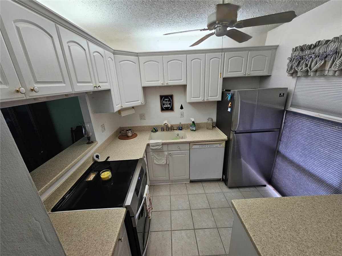 721 S BEACH ST — photo 5 of 39