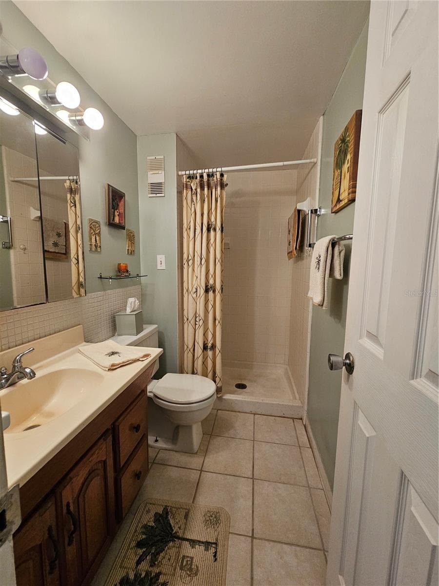 721 S BEACH ST — photo 23 of 39