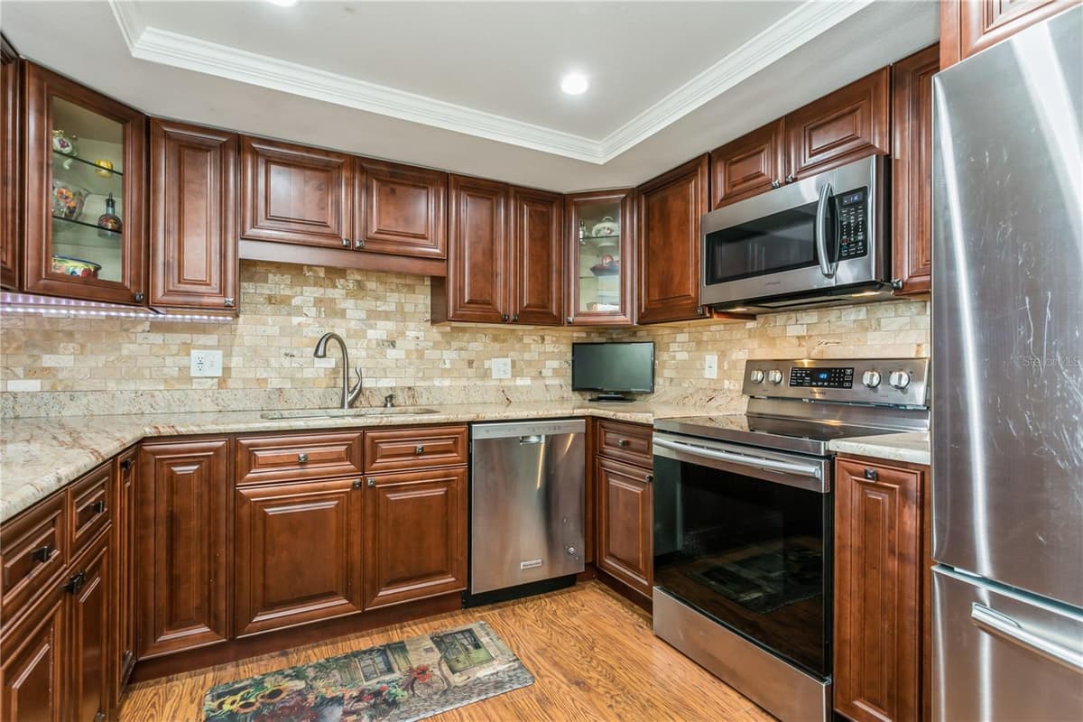 5200 BRITTANY DRIVE — photo 4 of 35