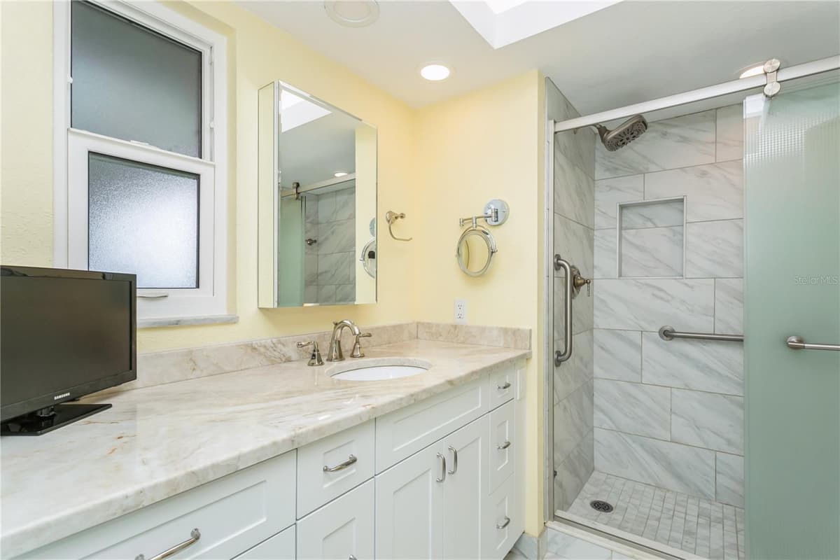 5200 BRITTANY DRIVE — photo 18 of 35