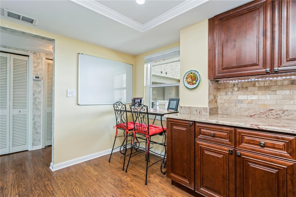 5200 BRITTANY DRIVE — photo 6 of 35