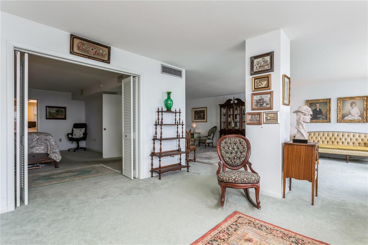 5200 BRITTANY DRIVE — photo 14 of 35