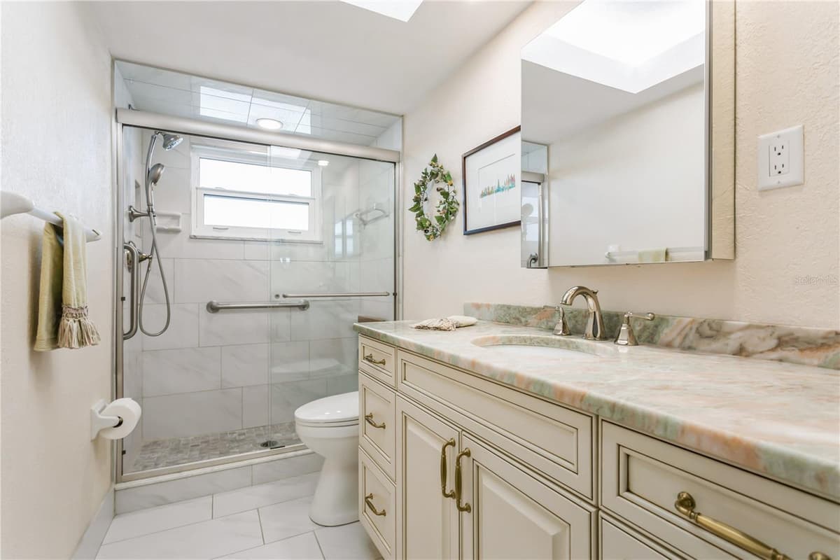 5200 BRITTANY DRIVE — photo 22 of 35
