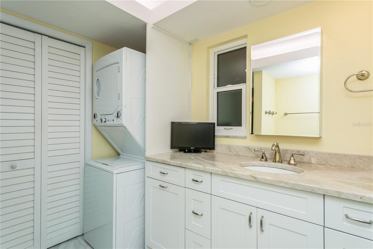5200 BRITTANY DRIVE — photo 19 of 35