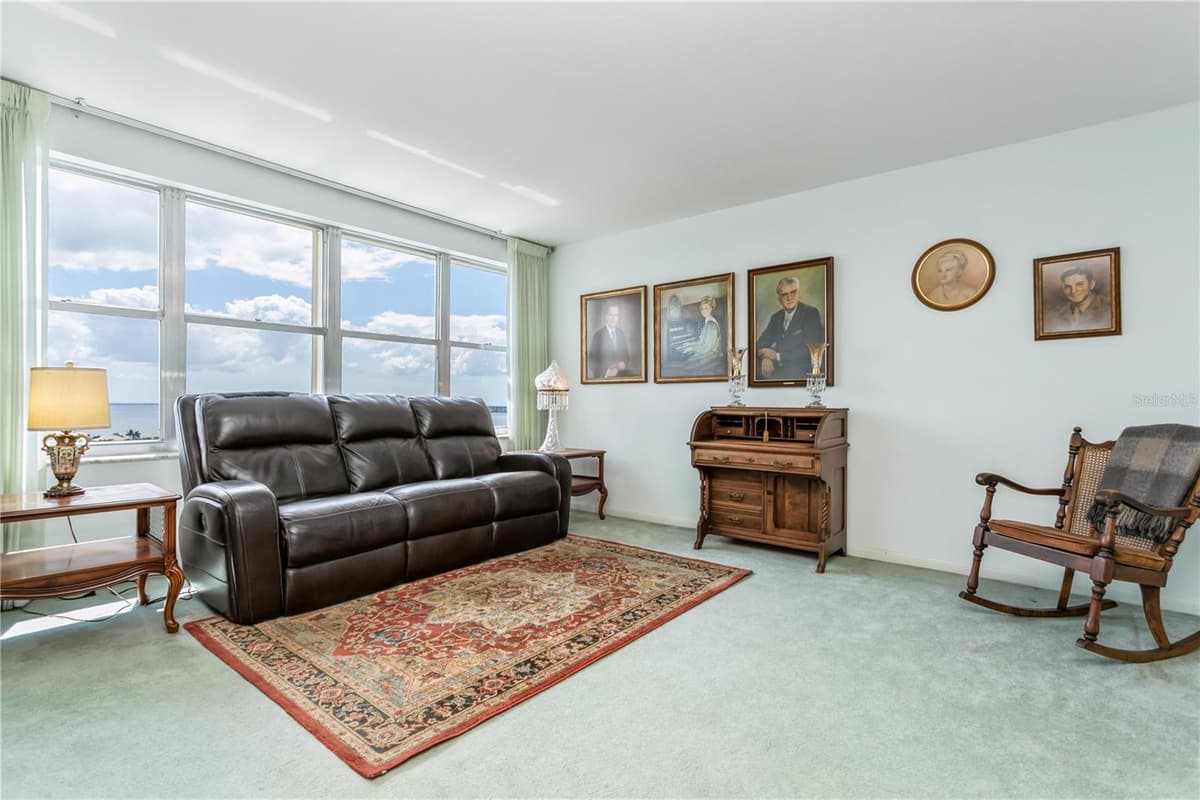 5200 BRITTANY DRIVE — photo 12 of 35