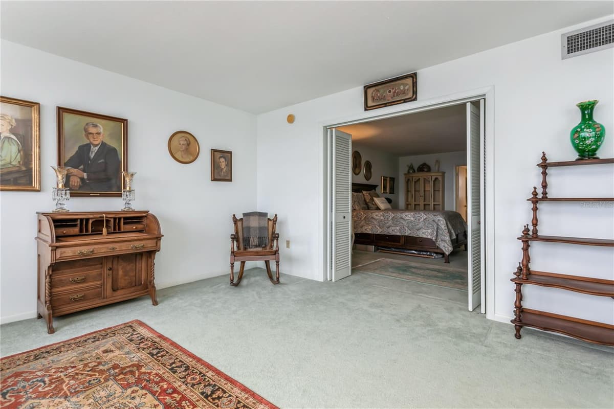 5200 BRITTANY DRIVE — photo 13 of 35