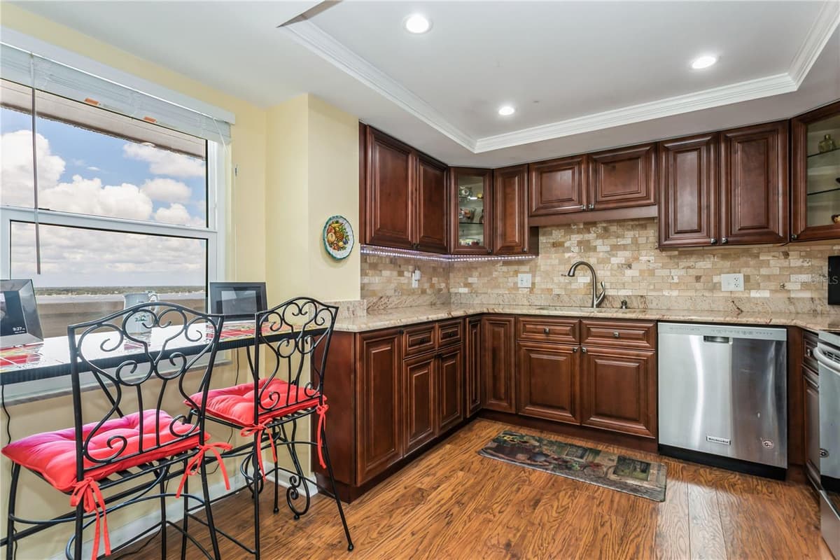 5200 BRITTANY DRIVE — photo 3 of 35