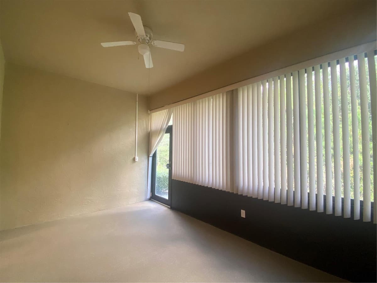 1561 VIENNA SQUARE DRIVE — photo 35 of 44
