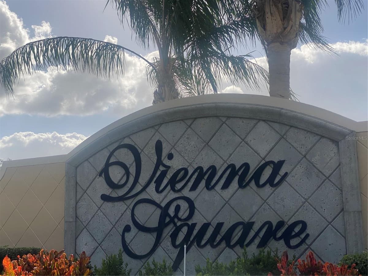 1561 VIENNA SQUARE DRIVE — photo 36 of 44