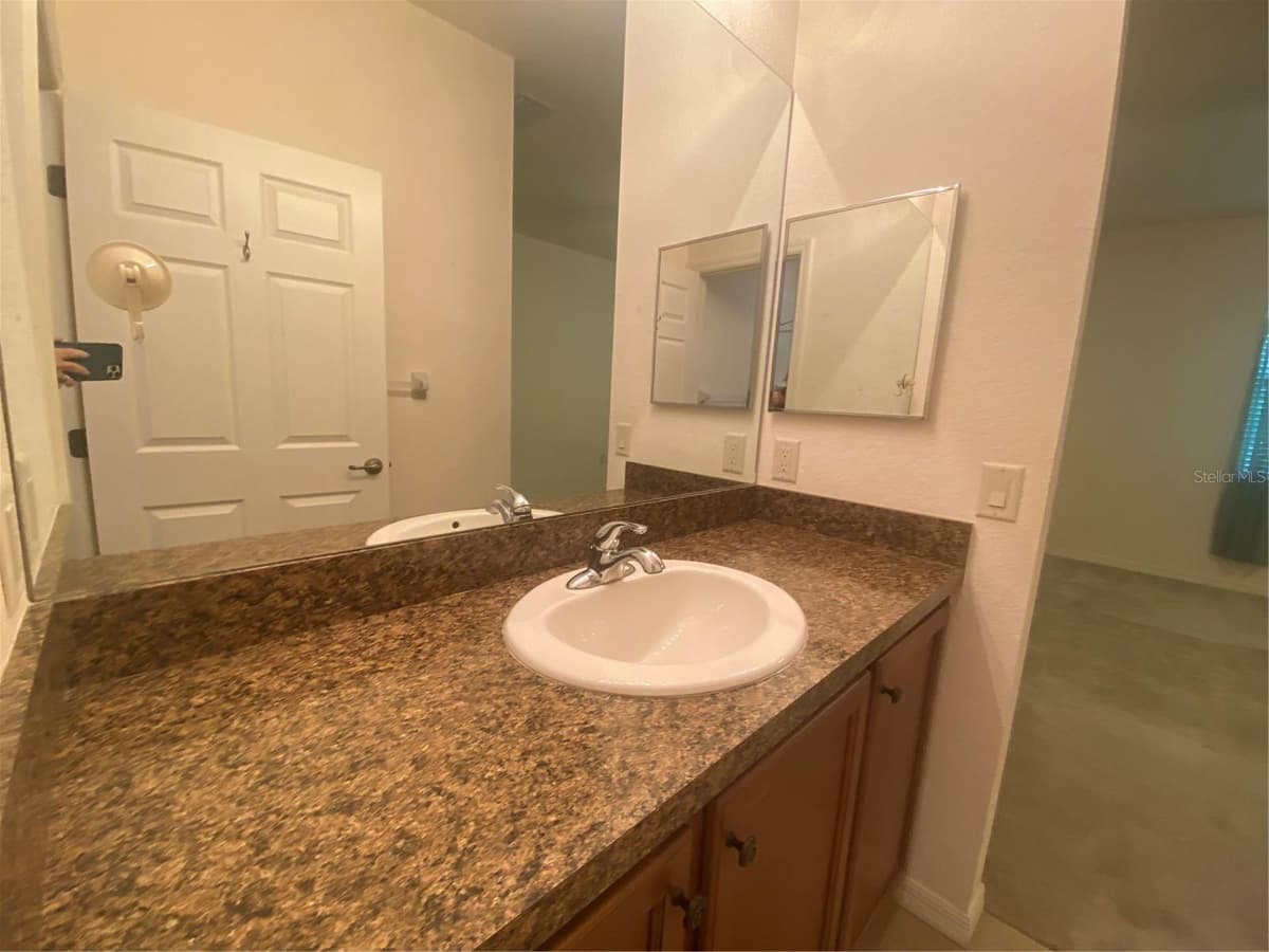 1561 VIENNA SQUARE DRIVE — photo 19 of 44