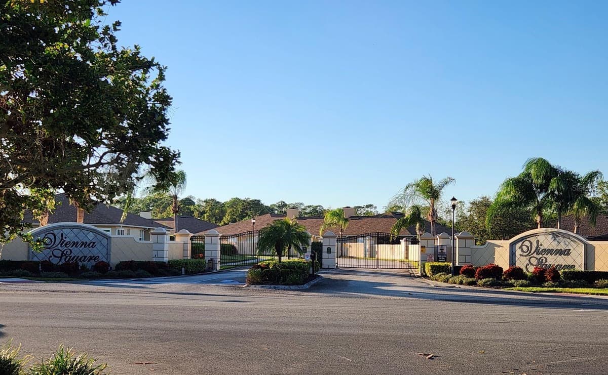 1561 VIENNA SQUARE DRIVE — photo 44 of 44