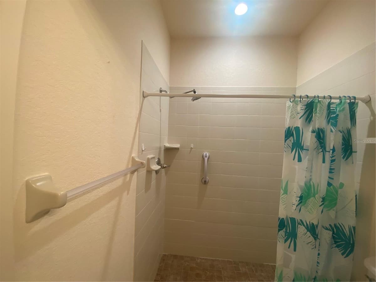 1561 VIENNA SQUARE DRIVE — photo 17 of 44