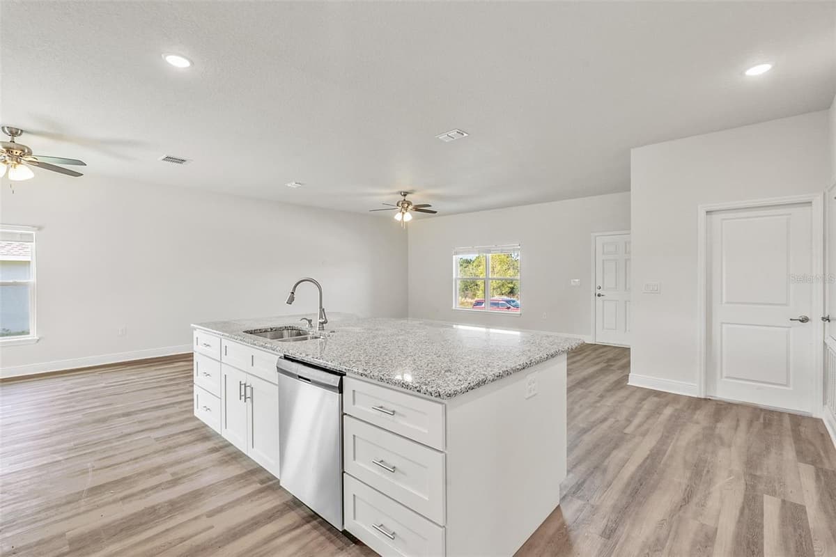 44 LYNNHAVEN PLACE — photo 6 of 42