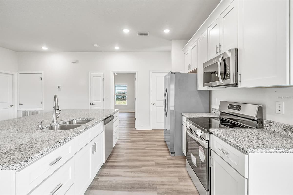 44 LYNNHAVEN PLACE — photo 9 of 42