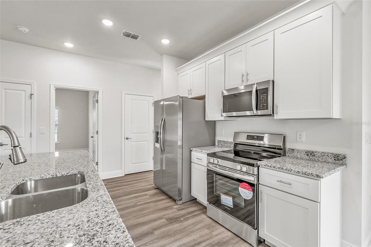 44 LYNNHAVEN PLACE — photo 10 of 42