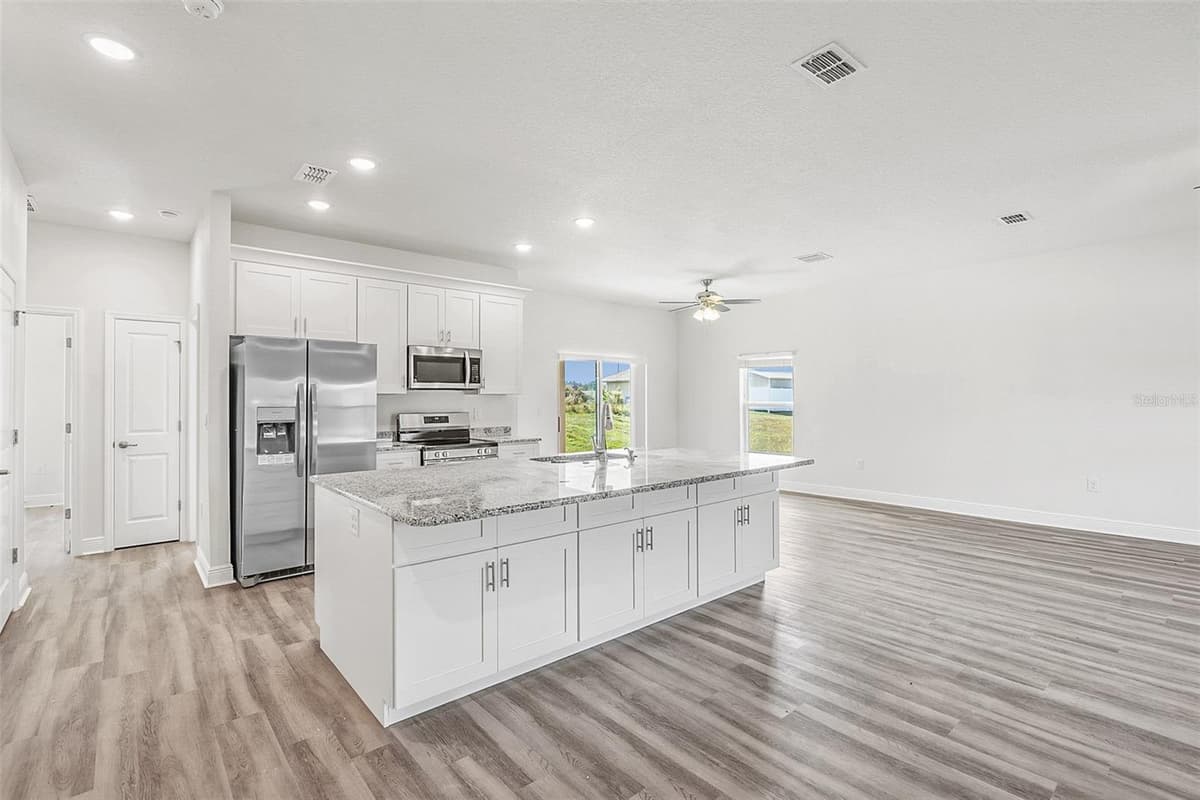 44 LYNNHAVEN PLACE — photo 4 of 42