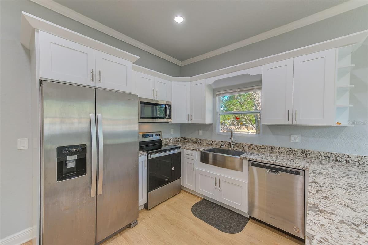 2905 21ST AVENUE — photo 10 of 37