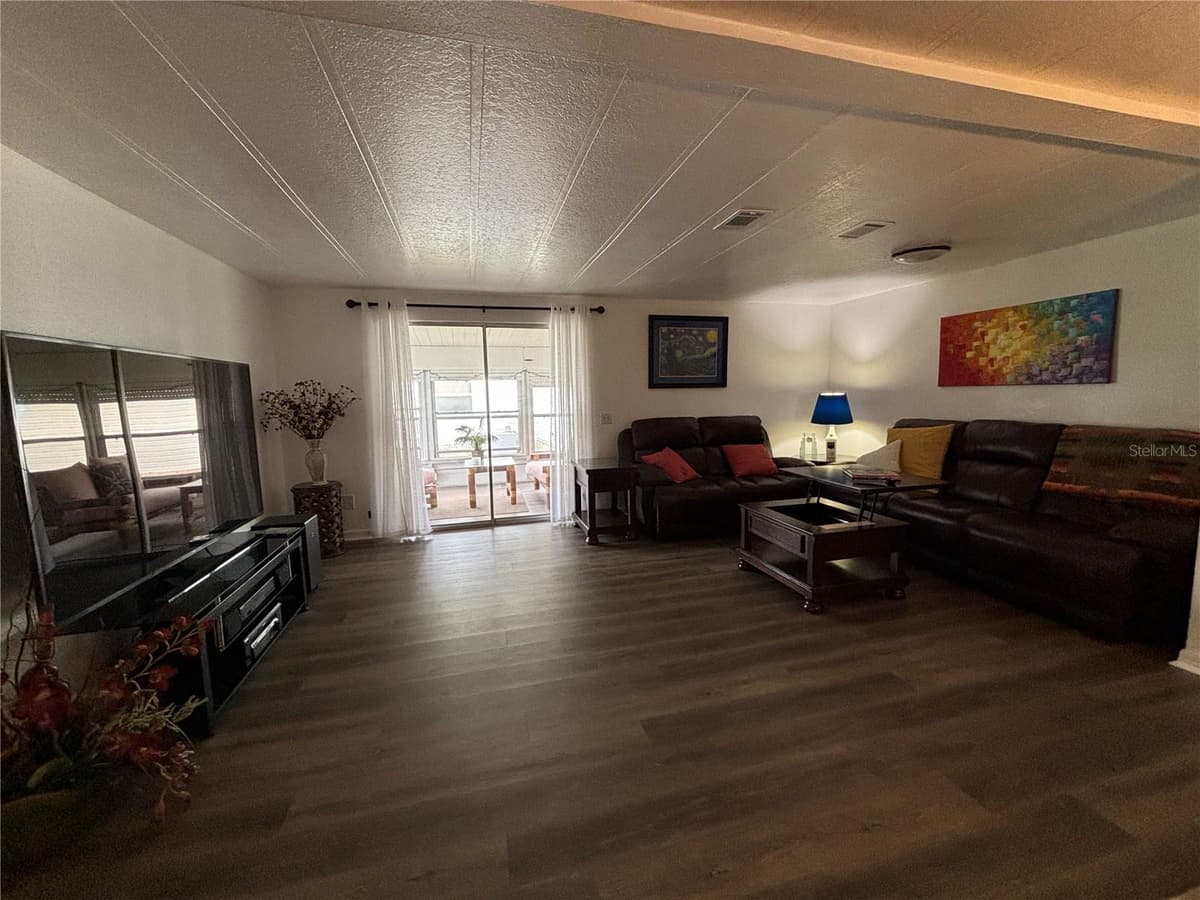4325 WATER OAK LANE — photo 4 of 30