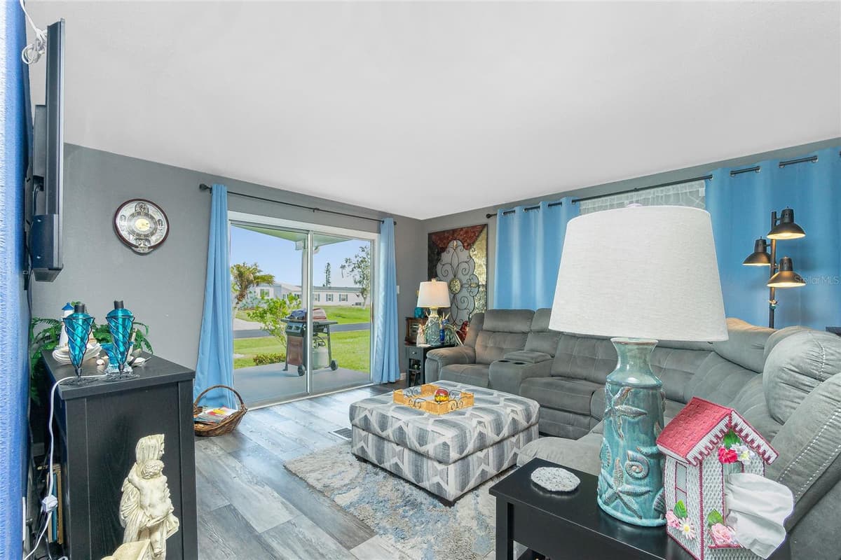 1520 BLUE HERON DRIVE — photo 12 of 46