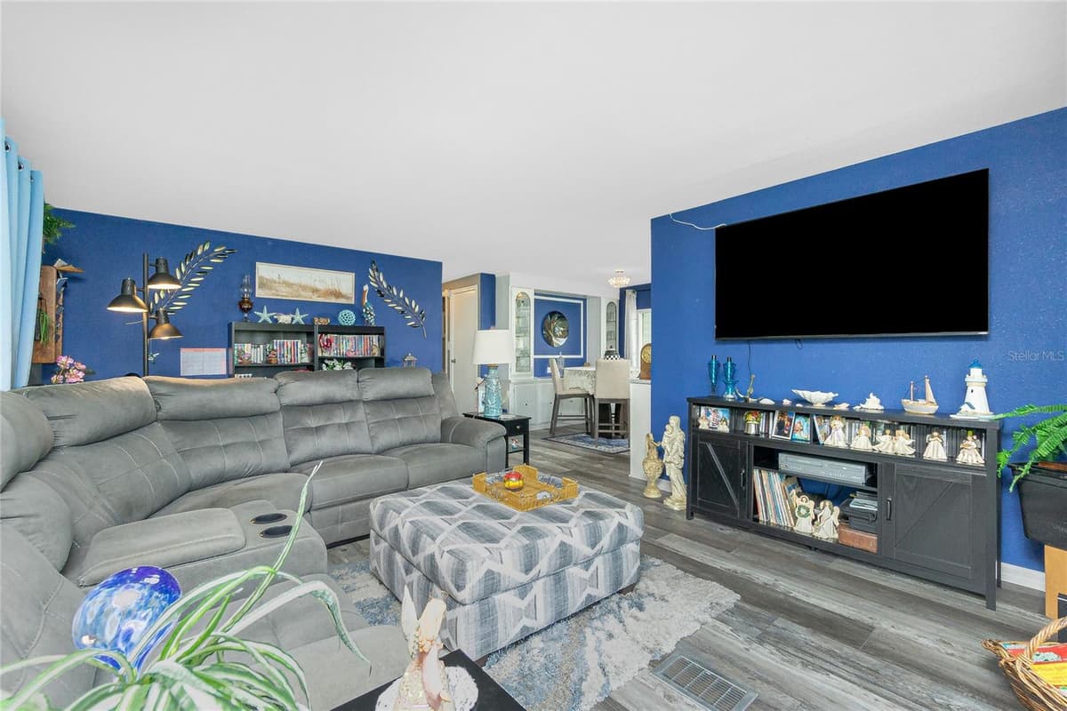 1520 BLUE HERON DRIVE — photo 11 of 46