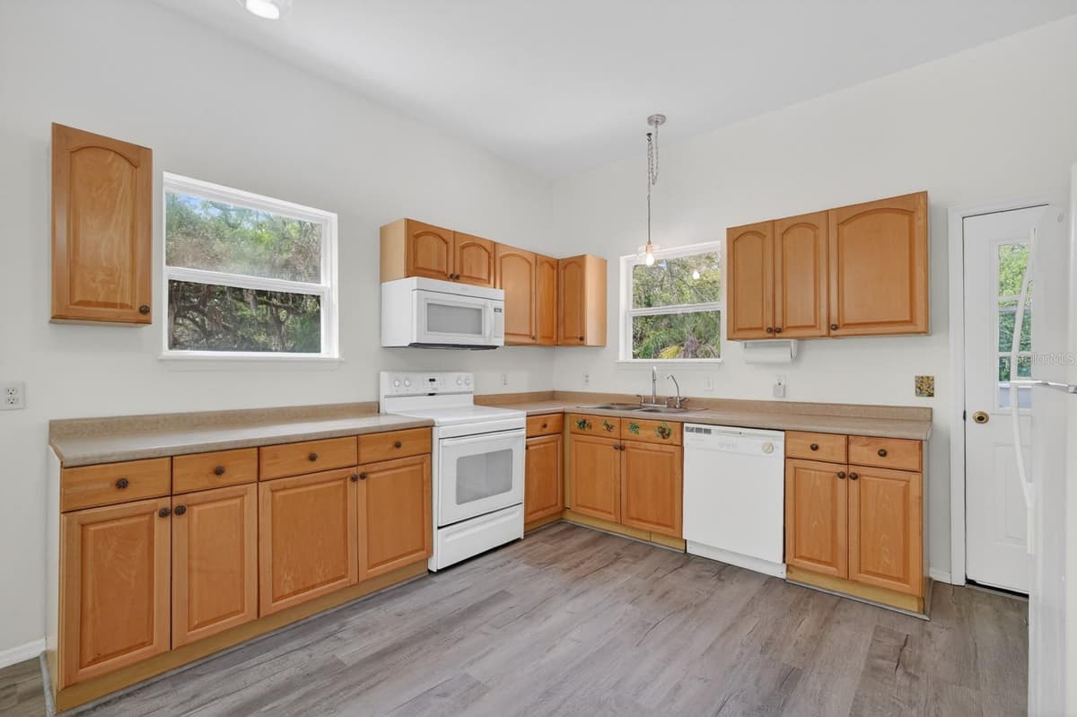 5300 OCEAN SHORE BOULEVARD — photo 20 of 61