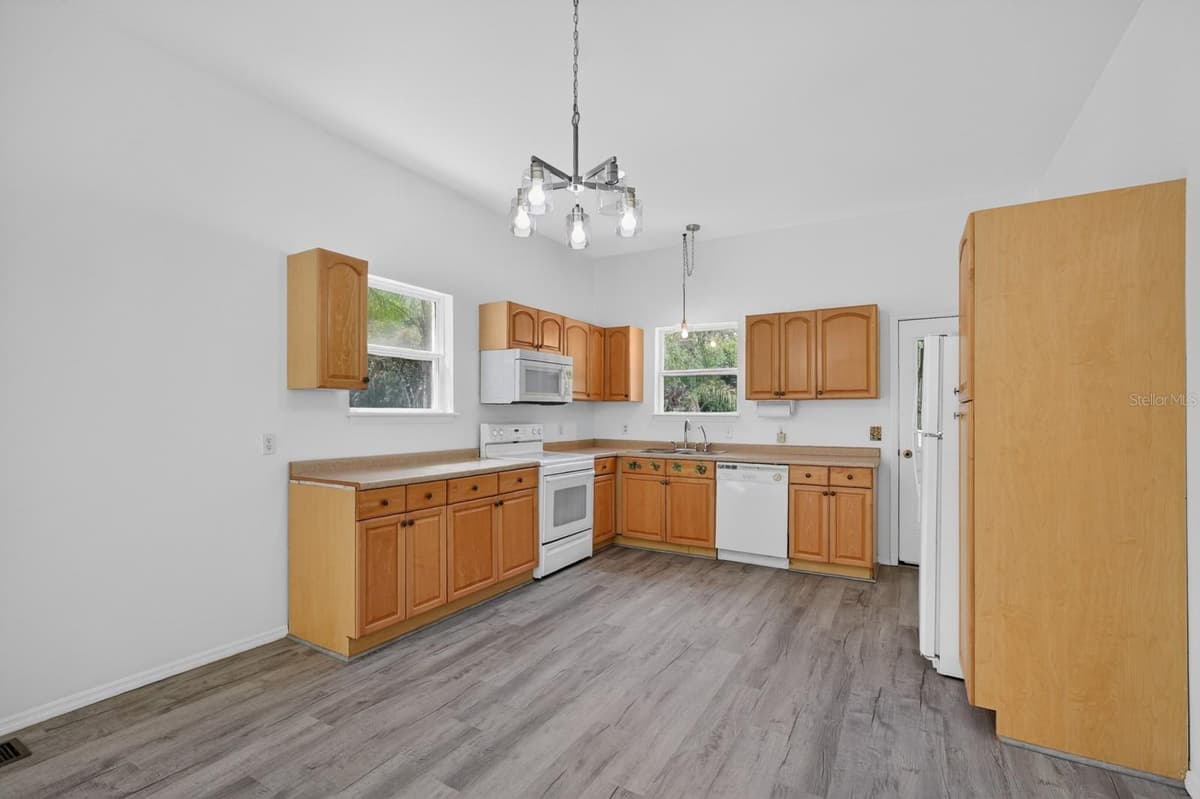 5300 OCEAN SHORE BOULEVARD — photo 15 of 61