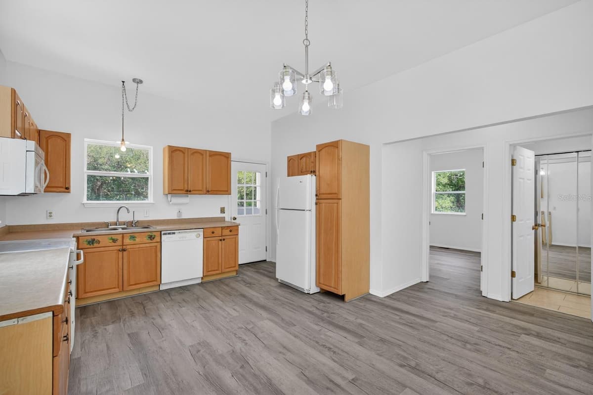 5300 OCEAN SHORE BOULEVARD — photo 16 of 61