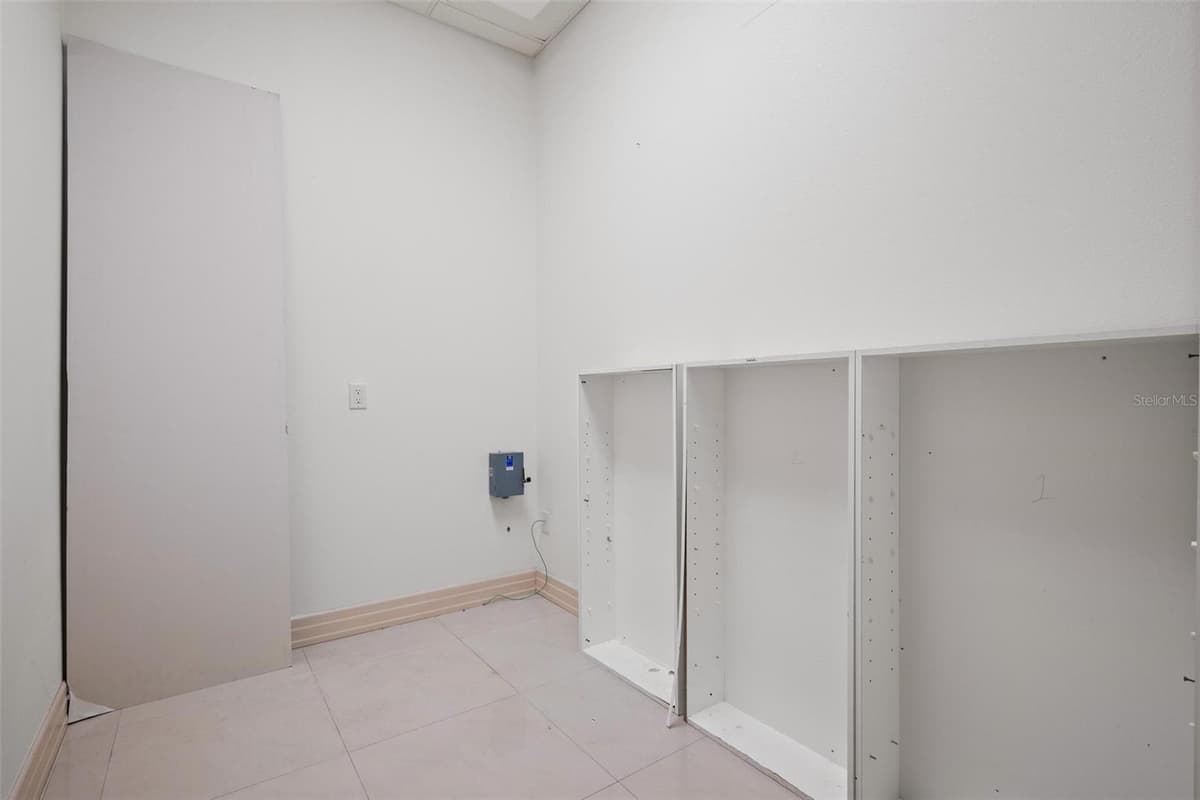 3730 TAMPA ROAD — photo 15 of 27