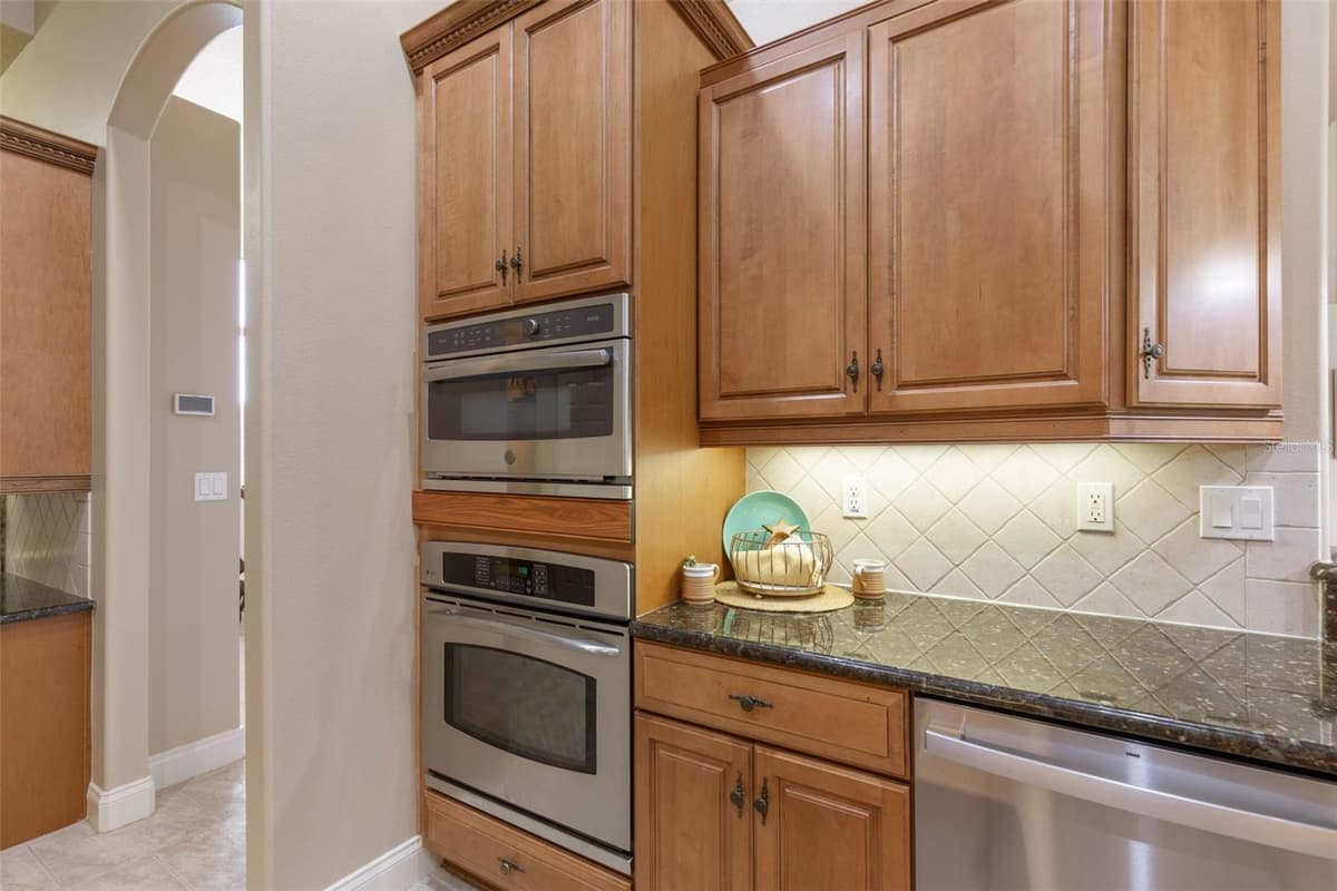 3404 REXFORD CIRCLE — photo 10 of 89