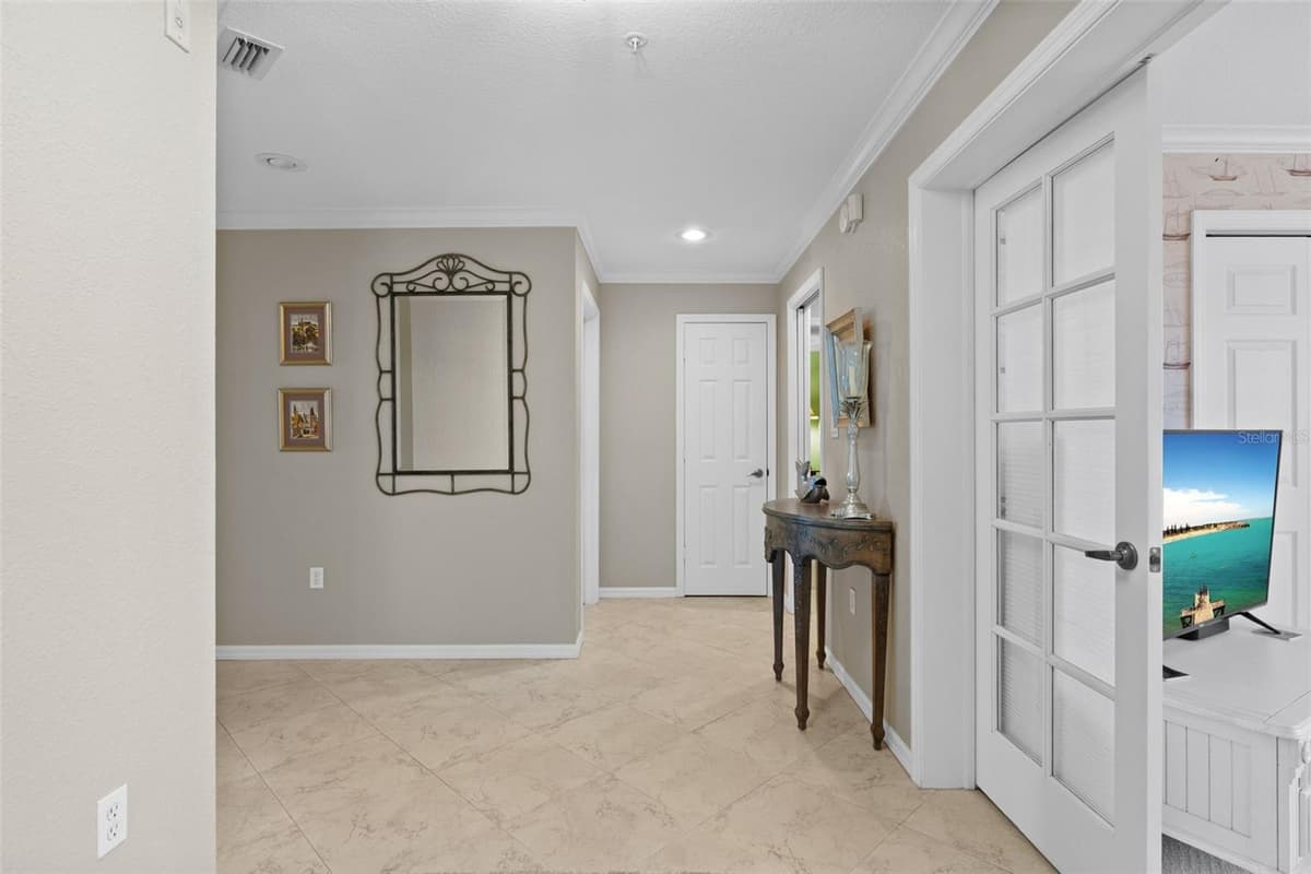 1650 MARION AVENUE — photo 15 of 90
