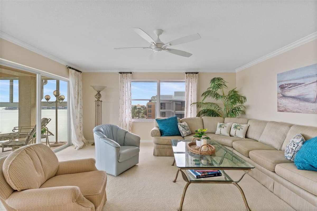 1650 MARION AVENUE — photo 5 of 90