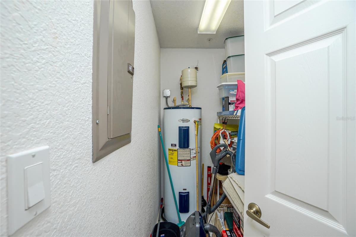 1650 MARION AVENUE — photo 43 of 90
