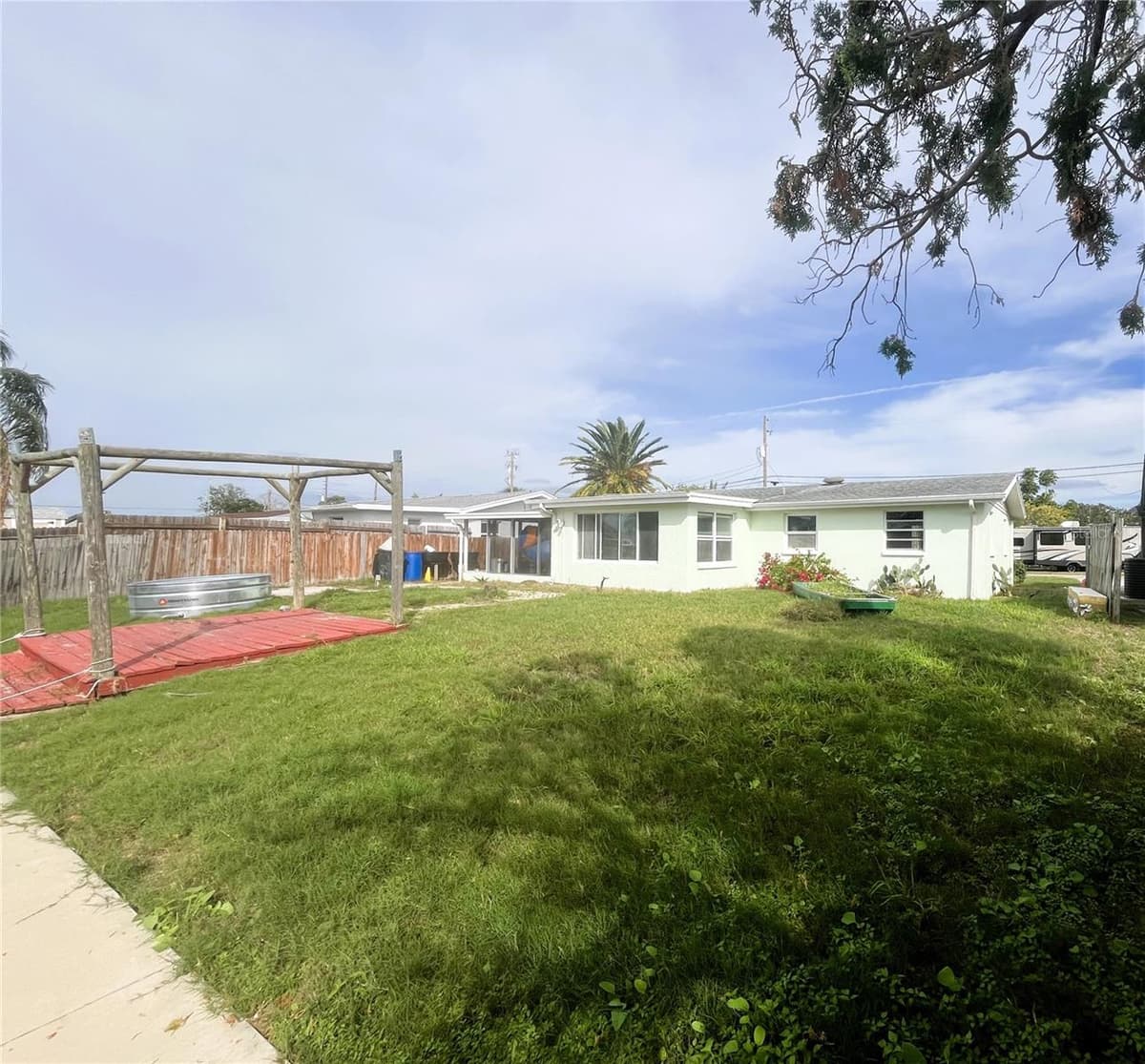 13639 FRANCES AVENUE — photo 3 of 11