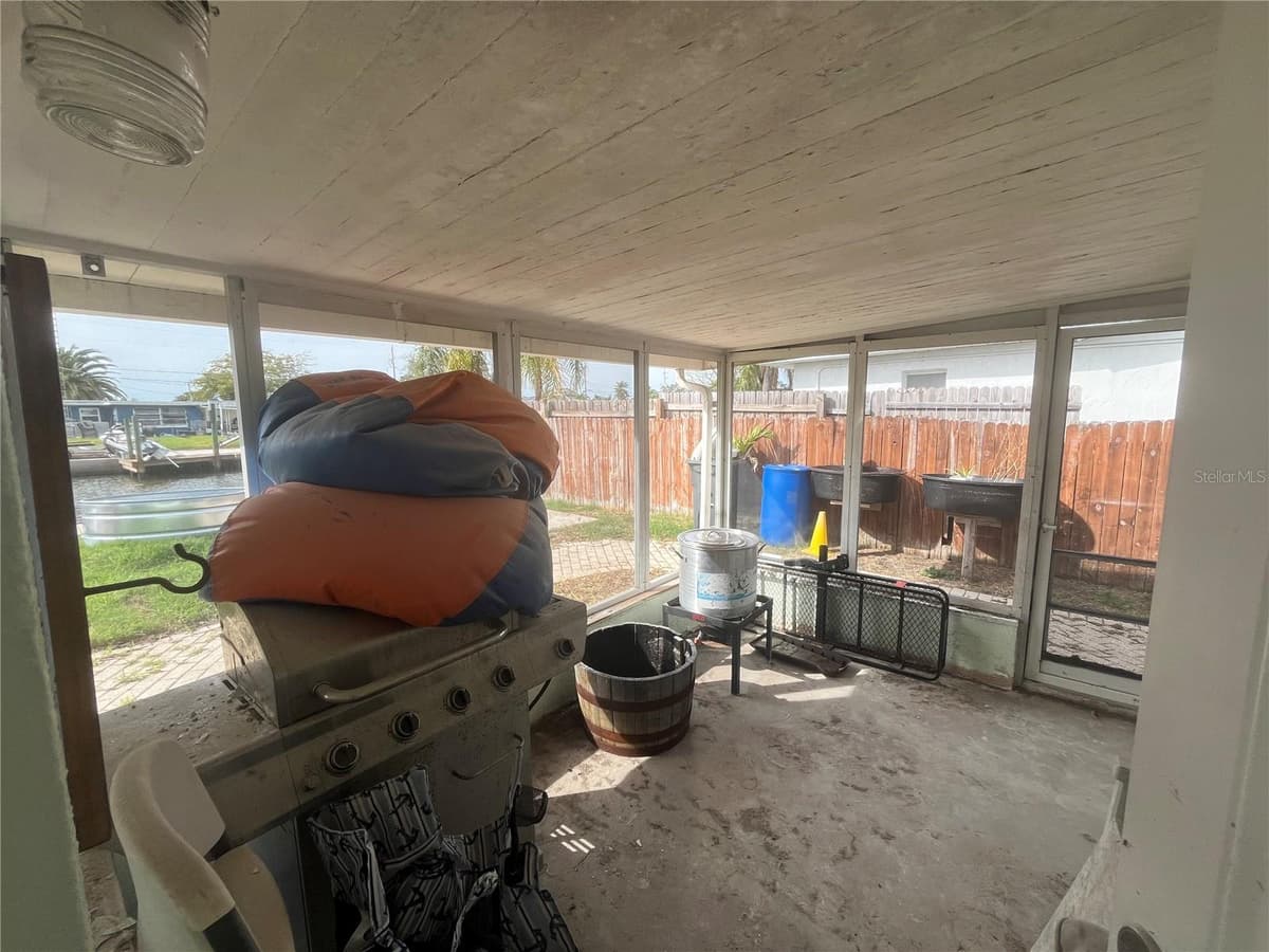 13639 FRANCES AVENUE — photo 10 of 11