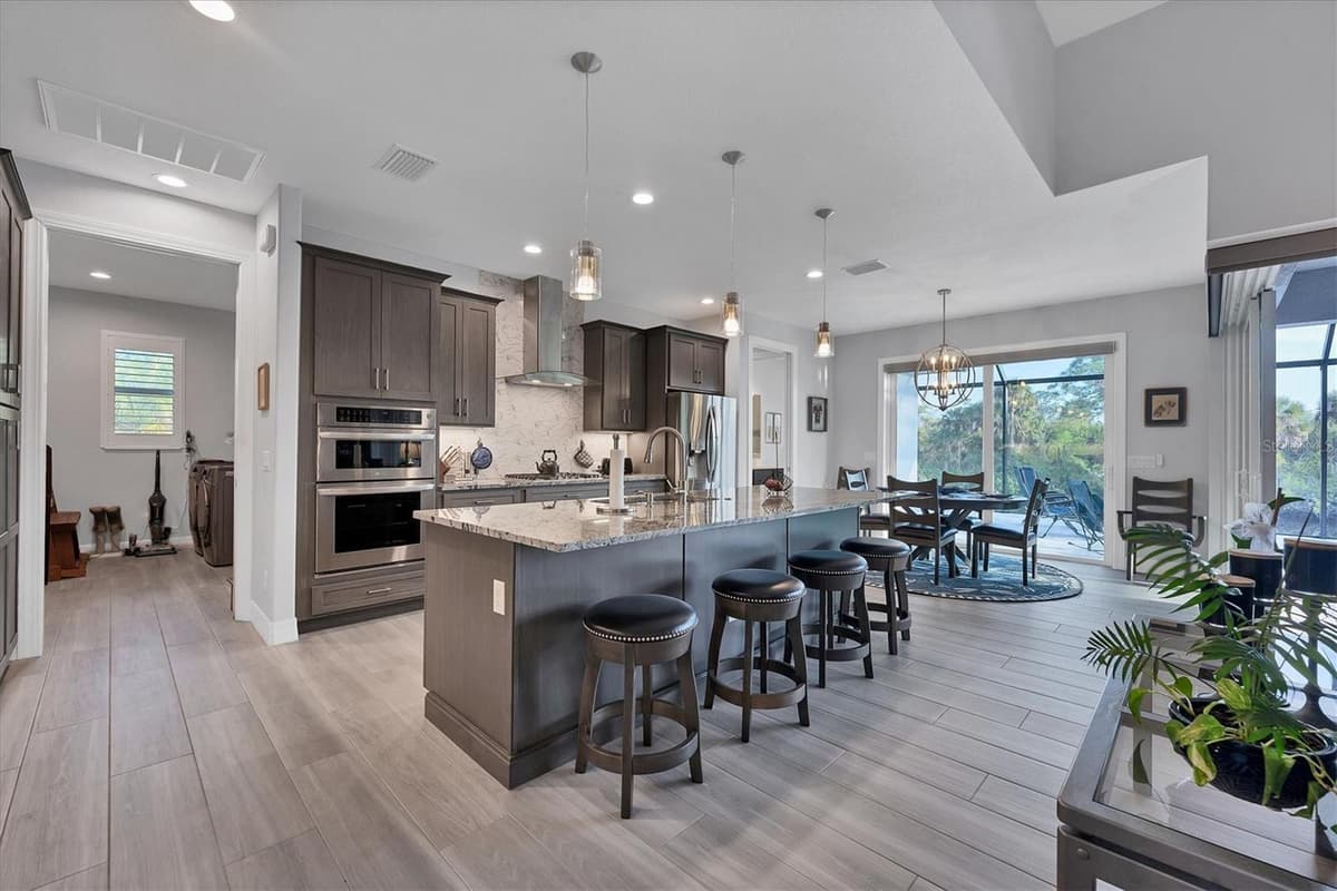 14351 HOWARD AVE — photo 29 of 82