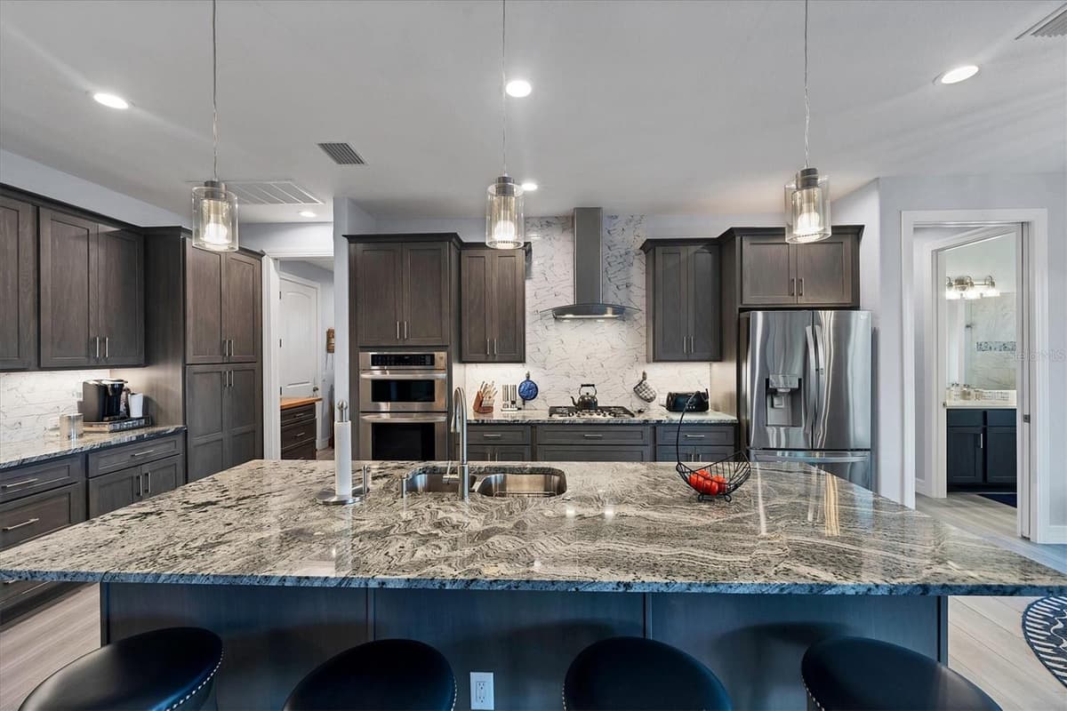 14351 HOWARD AVE — photo 27 of 82