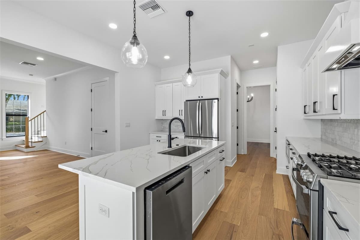 3012 ESPERANZA AVENUE — photo 9 of 24
