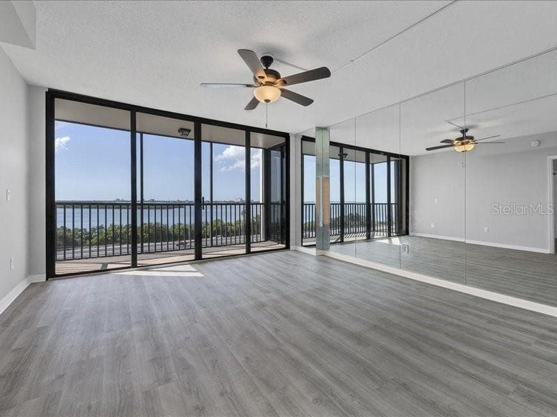 7100 SUNSHINE SKYWAY LANE — photo 35 of 60